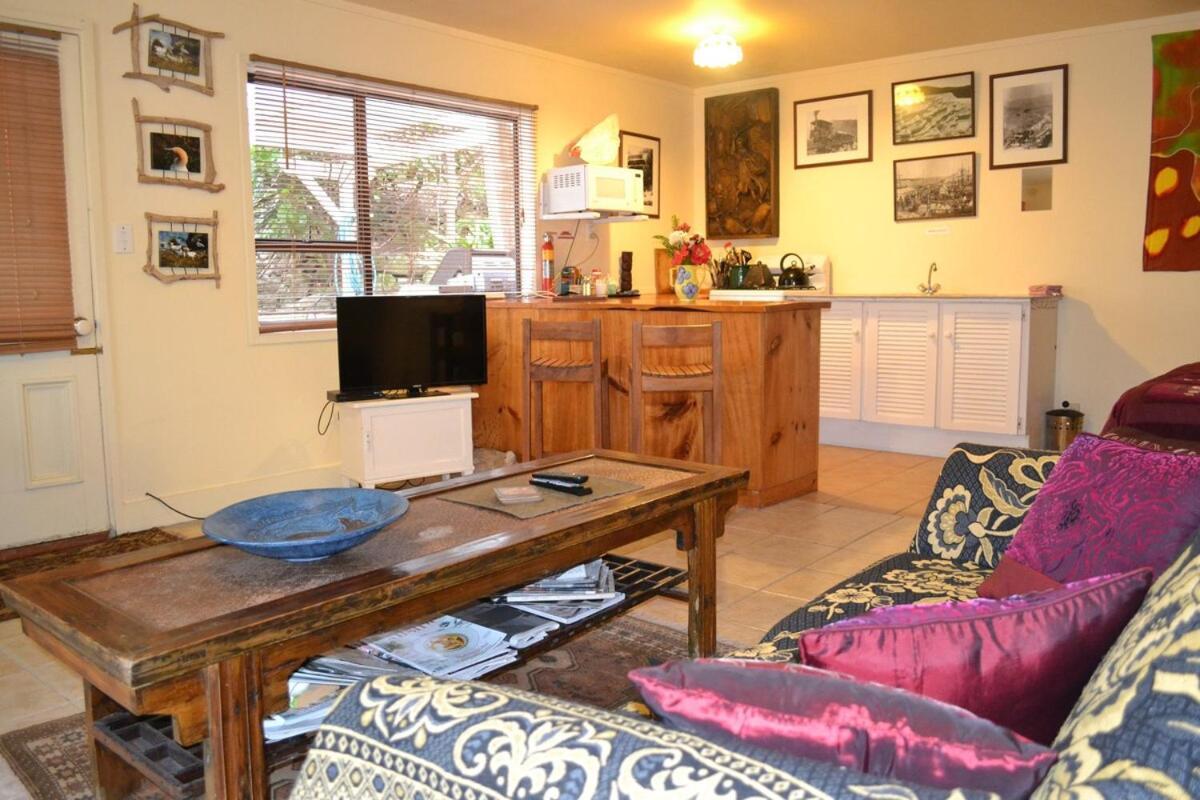 Tryphena Great Barrier Oasis Lodge מראה חיצוני תמונה