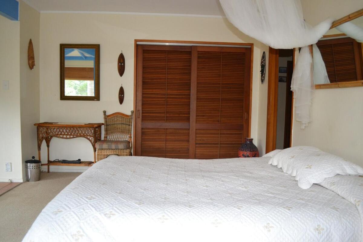 Tryphena Great Barrier Oasis Lodge מראה חיצוני תמונה